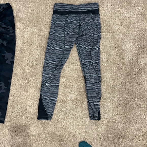 Lululemon Black and White small striped leggings - Picture 4 of 4